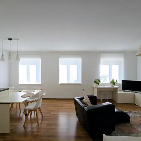 Scala 8 Apartment *
