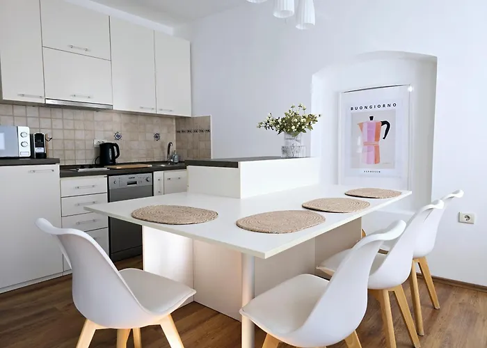 Scala 8 Опатия